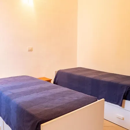 Сasa de vacaciones Victoria 1.5 Km From The - Happy