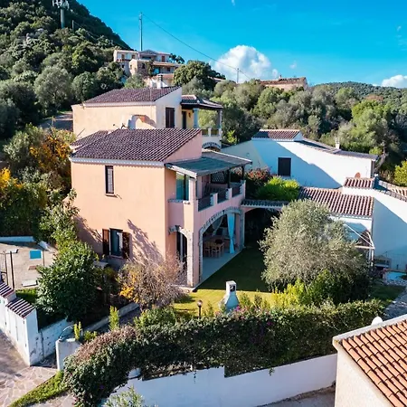 Victoria 1.5 Km From The - Happy * Vaccileddi