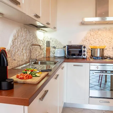 Holiday home Victoria 1.5 Km From The - Happy *